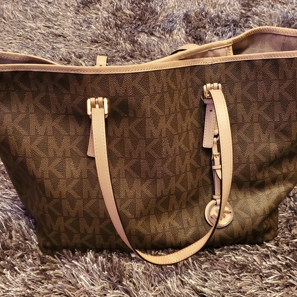 Michael Kors Jet Set Tote
